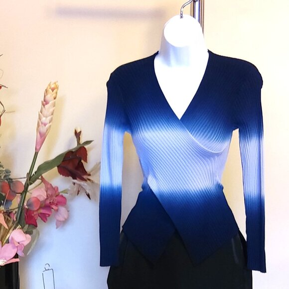 NWT Women’s Navy Blue Dip-dyed Lightweight V Neck Long Sleeve Cardigan Sweater - Picture 3 of 7